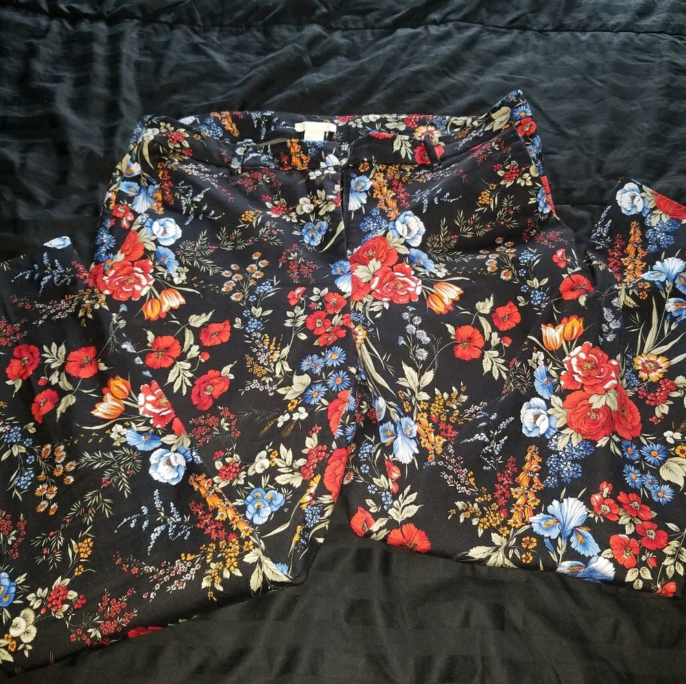 Gorgeous flower print slacks